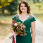 green dress