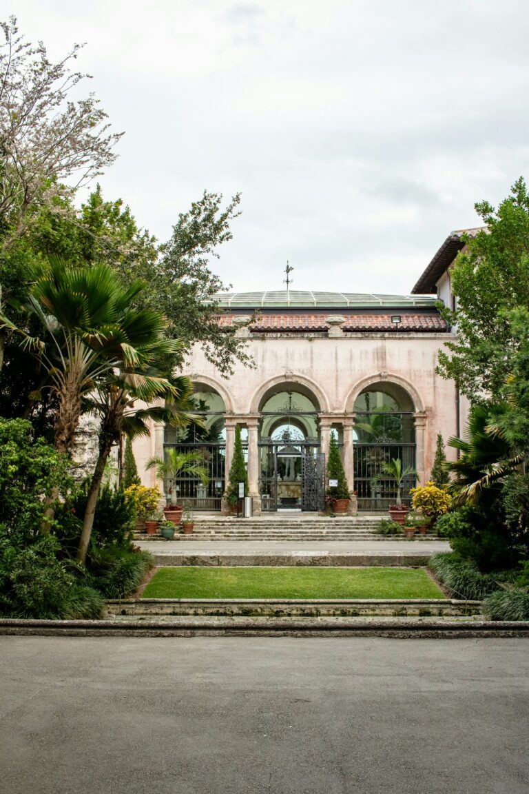 Sunshine State Success: Why Investing in Florida Property is a Smart Move for Expats in 2024