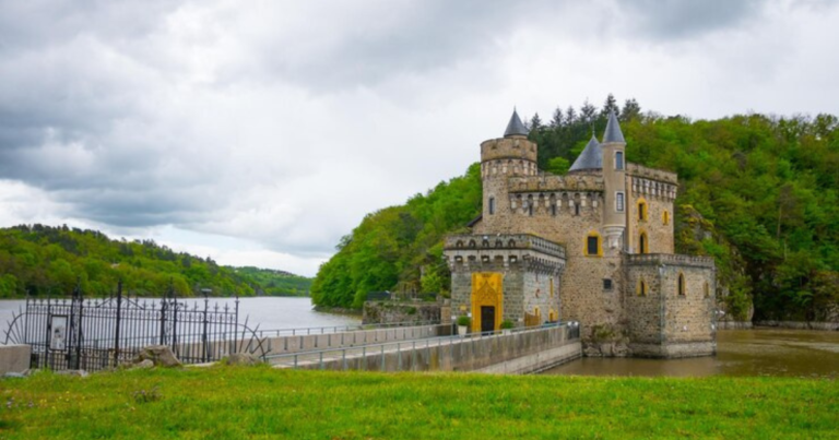 “Exploring Rowlands Castle: History, Charm, and Local Highlights”